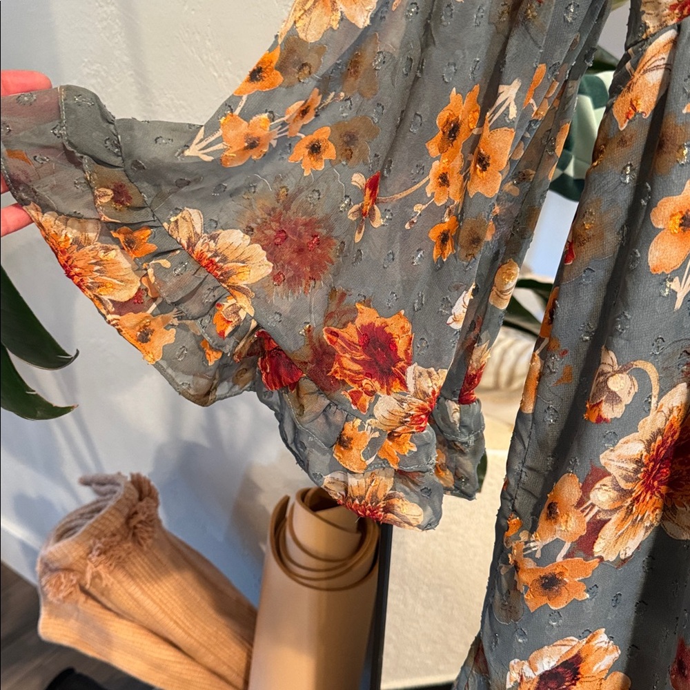 AKIRA Floral Chiffon Mini Dress Ruffle Hem Long Bell Sleeve Gray Orange M NWT - Picture 4 of 5